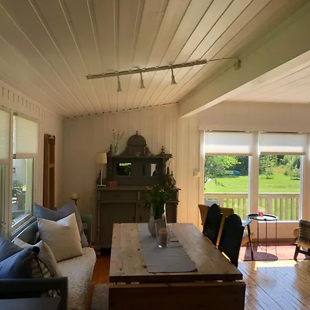 Hébergement de vacances Idyllisk Ved Sjoen Grimstad (Aust-Agder)
